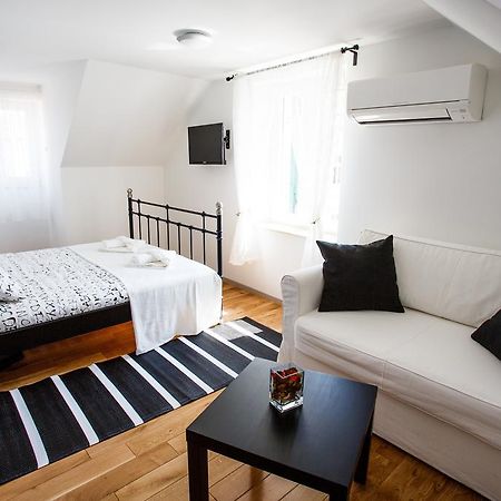 Neva Old Town Apartments Сплит Экстерьер фото