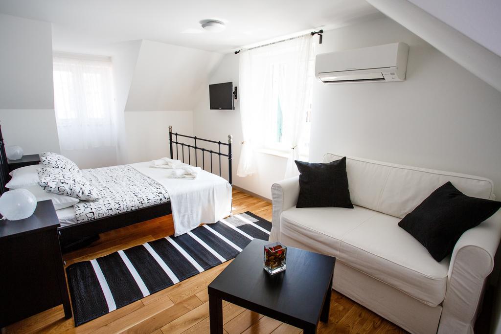 Neva Old Town Apartments Сплит Экстерьер фото