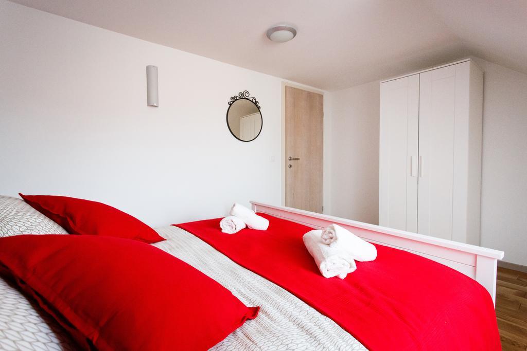 Neva Old Town Apartments Сплит Номер фото
